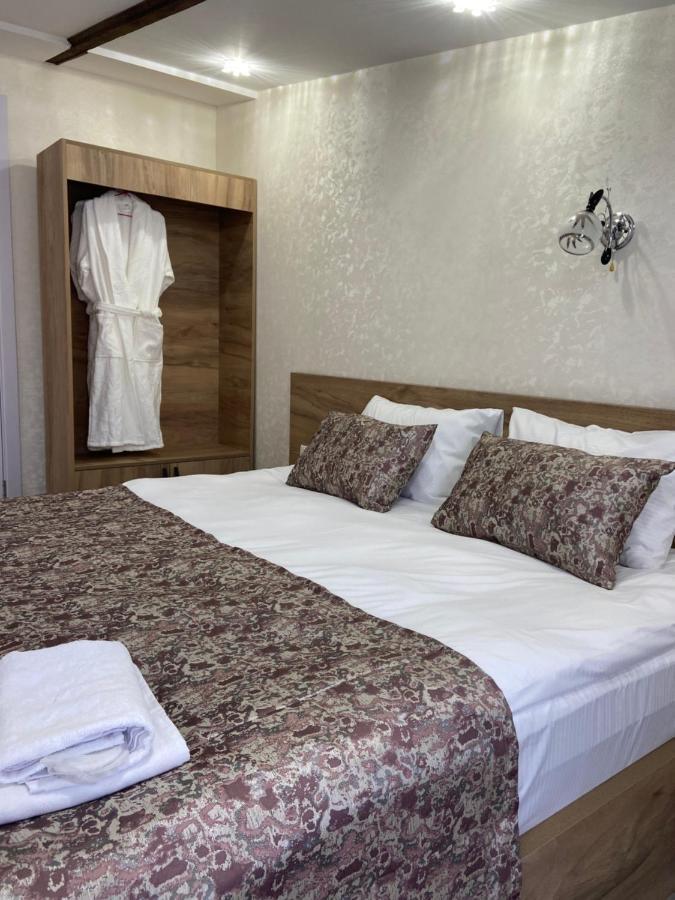 Hotel Traveler Signagi Exterior foto